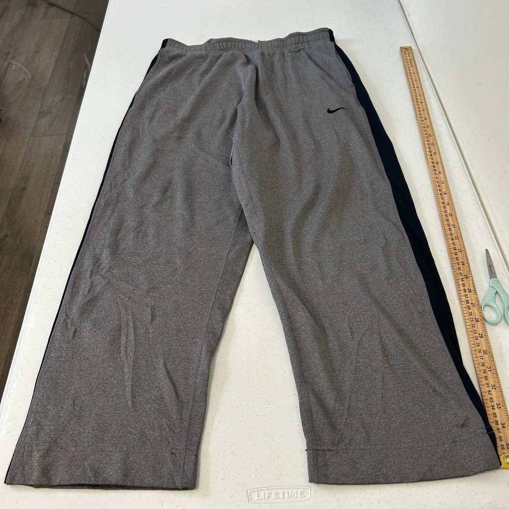 Nike Fit Therma Mens XL Gray Black Side Stripe Wide Leg Athletic Track Pants